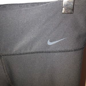 Nike workout capris